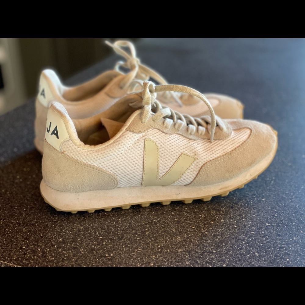 Veja Women's Sneakers White and Light Green - Picture 5 of 9